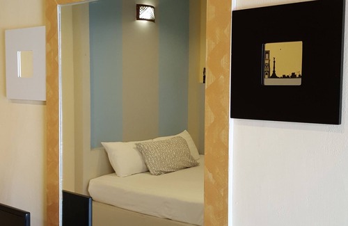 Amphawa Hotel | Juntima Place at Amphawa