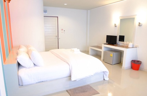 Amphawa Hotel | Juntima Place at Amphawa