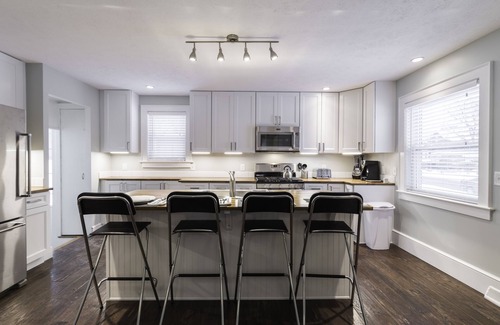Cleveland Heights House | JUST REMODELED top to bottom - master bed/bath on main floor!