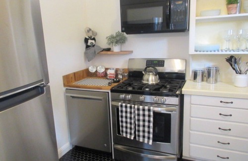 East Beach Cottage | Just steps from the beach