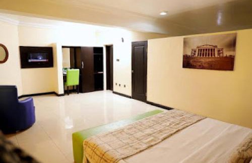 Ibadan Cabin | Kakanfo Inn - Regular
