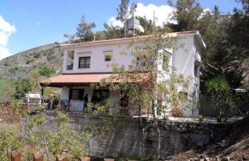 Politiko Cabin | Kampi Double Storey House in the Village