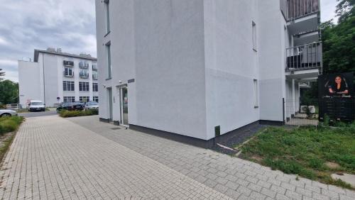 Nowe Miasto Apartment | Kawalerka Poznań poleca się na wynajem Nadolnik 8