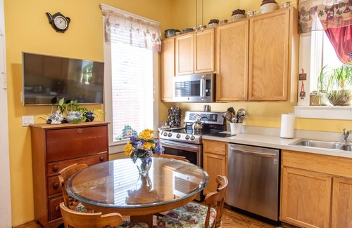 Old Louisville House | Kentucky Derby Churchill Downs Victorian Mansion 10 mins From it All