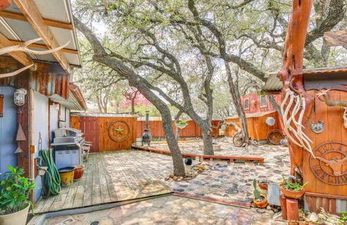 Kerrville House | Kerrville Vacation Rental with Colorful Courtyard!