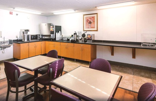 Roseville Hotel | Key Inn Roseville