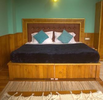 Thunag House | Khaapus Home Naggar