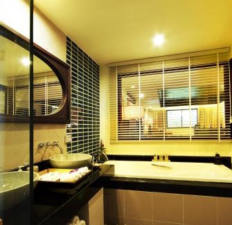 Khuk Khak Beach Resort | Khaolak Orchid Beach Resort - SHA Extra Plus