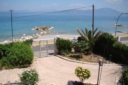 Kiato Apartment | Kiato House with View