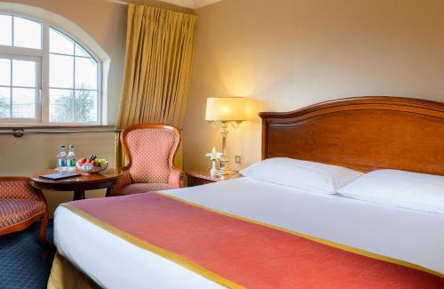 Killarney Hotel | Killarney Avenue