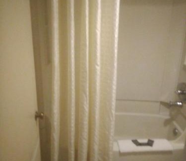 Livingston Apartment | King Bed Hotel Studio 139