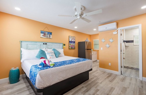 St. Pete Beach Hotel | King Efficiency 3