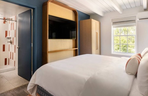 Islamorada Hotel | King Room: Resort w/Marina and 3 Outdoor Pool | Free Parking