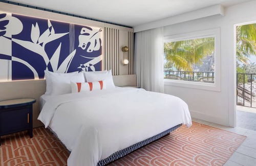 Islamorada Hotel | King Room w/Ocean View, 3 Outdoor Pools, Free Parking & Pet Friendly