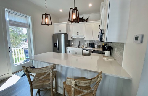 Orange Beach Cottage | Kingfisher Cottage at Tannin *Breathtaking Coastal Home With Beach Access*