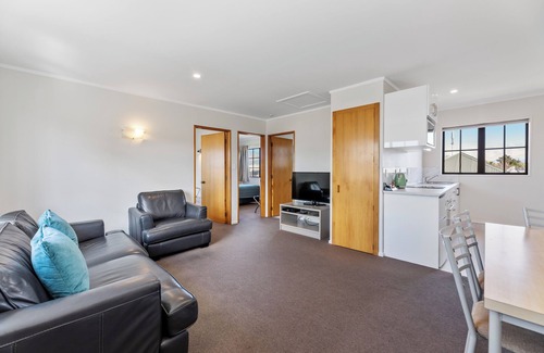 Blenheim Hotel | Knightsbridge Court Motor Lodge
