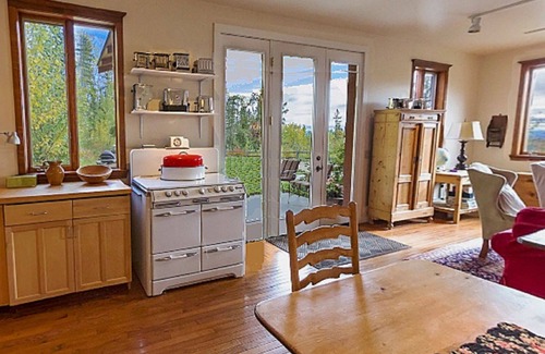 Fairbanks House | Knoll House 4 Bedrooms Each With Private Bath