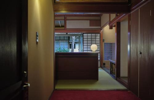 Komatsu Hotel | Komado ベンガラ