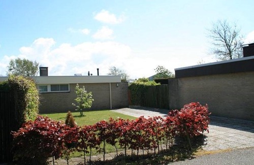 Sint Maartensvlotbrug House | Komfortabler Ferienbungalow für 4 Personen, Wlan