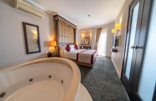 Kusadasi City Centre Resort | Korumar Hotel Deluxe