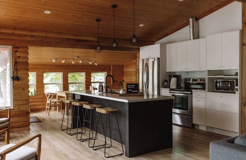 Irondale Cabin | Koshlong Cabin - 12 people