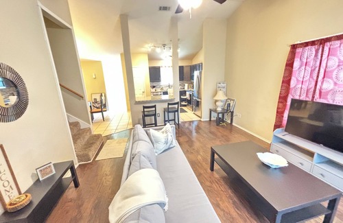 Taylor House | Kozy Samsung Retreat!