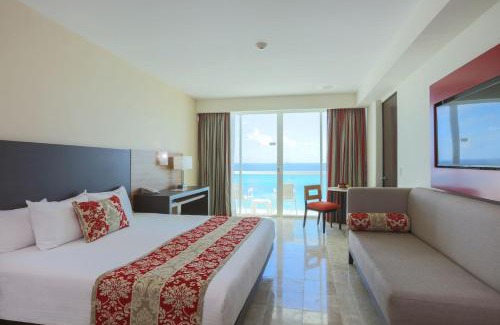 Punta Cancun Resort | Krystal Cancun