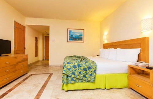 North Hotel Zone Resort | Krystal Vallarta