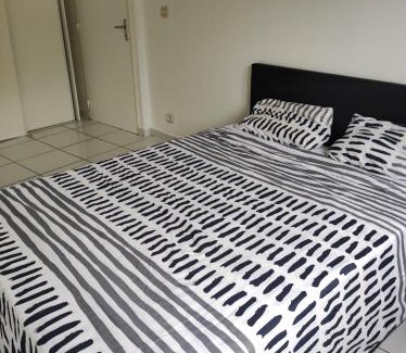 L'Etang-Sale Apartment | L'ETANG SALE APPART 2 CHAMBRES