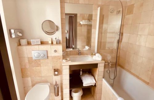 Boulbon Hotel | La Bastide de Boulbon