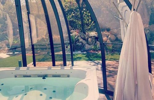 La Valentine House | La Bonne Etoile Marseille ! Hébergement romantique ! Jacuzzi et Piscine