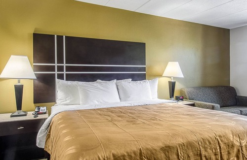 Middleborough Hotel | La Casa Inn & Suites - Middleboro