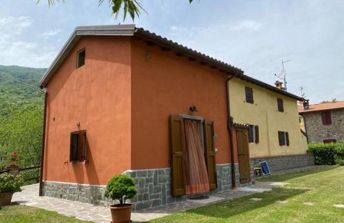Cutigliano House | La casina rossa della fornace