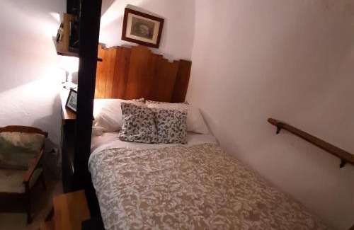 Fabrica di Roma Apartment | La grotta