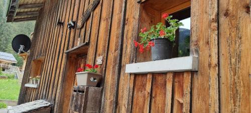 Les Prodains Ski Chalet | LA JOLIE BERGERE