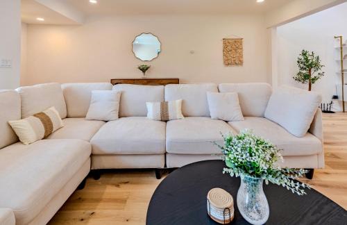 View Park-Windsor Hills House | LA Luxury Home with Private Pool & Gym 4 beds Prime Location