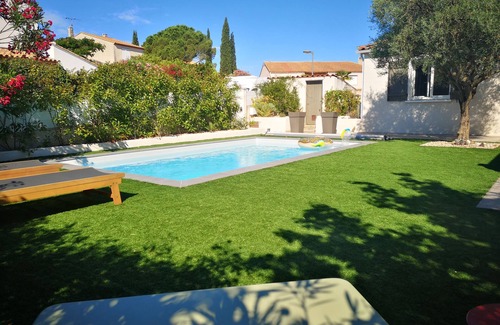 Juvignac House | La maison aux lauriers roses, Juvignac. Single-storey house, pets welcome