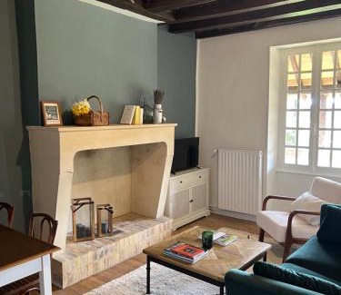 Apremont-sur-Allier House | La maison de la tour