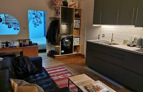 Montreuil House | LA Maison DU Bonheur