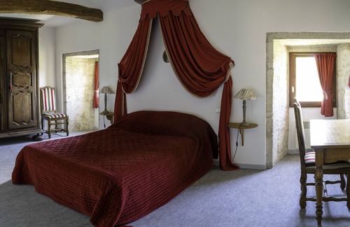 Pesmes House | LA MAISON ROYALE