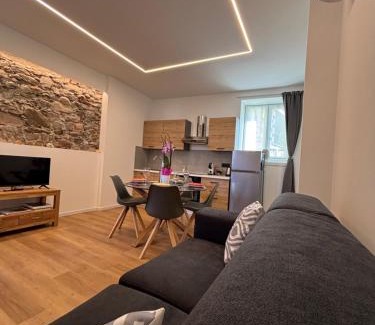 Brolo Apartment | La perla del Lago d Orta