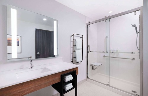 Chelsea Hotel | La Quinta by Wyndham Chelsea Birmingham