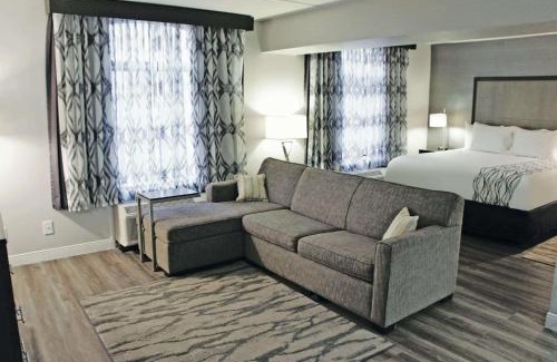 Northeast Raleigh Hotel | La Quinta by Wyndham Raleigh Downtown North