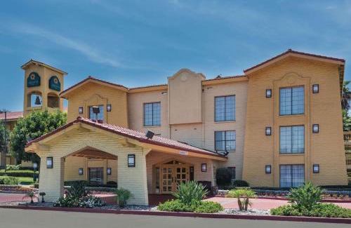 Lincoln Acres Hotel | La Quinta Inn by Wyndham San Diego Chula Vista