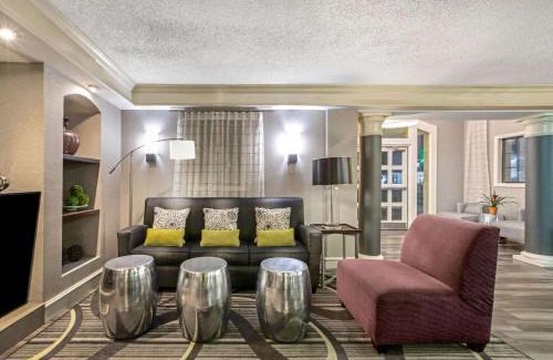 Downtown Hotel | La Quinta Inn by Wyndham Fresno Yosemite