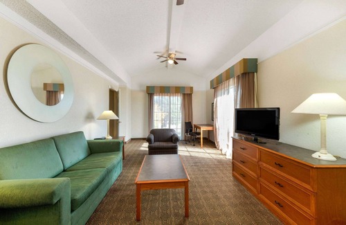 Bossier City Hotel | La Quinta Inn by Wyndham Bossier City