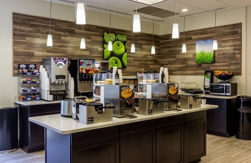 Clearwater Hotel | La Quinta Inn by Wyndham Clearwater Central
