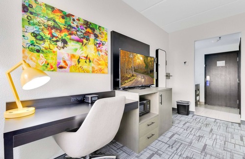 Southside Hotel | La Quinta Inn & Suites by Wyndham Jacksonville Mandarin