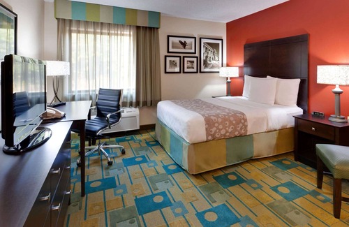 Plattsburgh Hotel | La Quinta Inn & Suites by Wyndham Plattsburgh