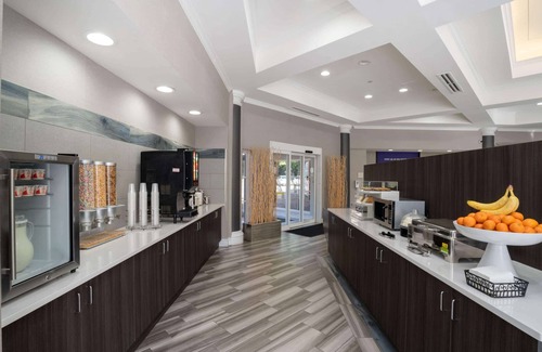 Hoover Hotel | La Quinta Inn & Suites by Wyndham Birmingham Hoover